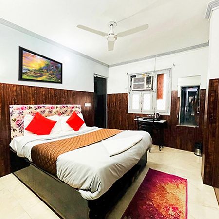 Hotel Commodo - Near Dhaula Kuan New Delhi Exterior photo