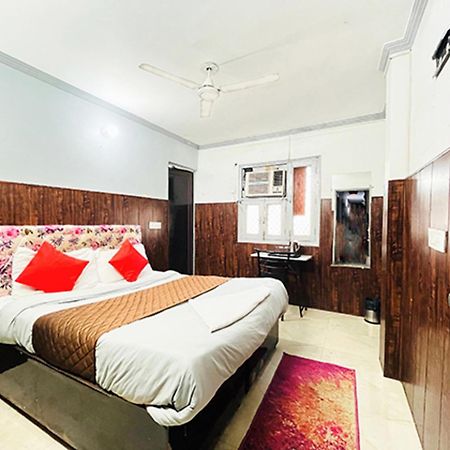 Hotel Commodo - Near Dhaula Kuan New Delhi Exterior photo